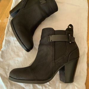 Vince Camuto leather ankle bootie